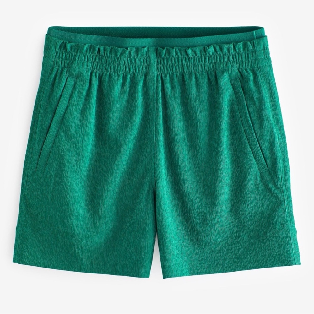 ATHLETA Women’s Emerald Green Shorts Size 8 NEW